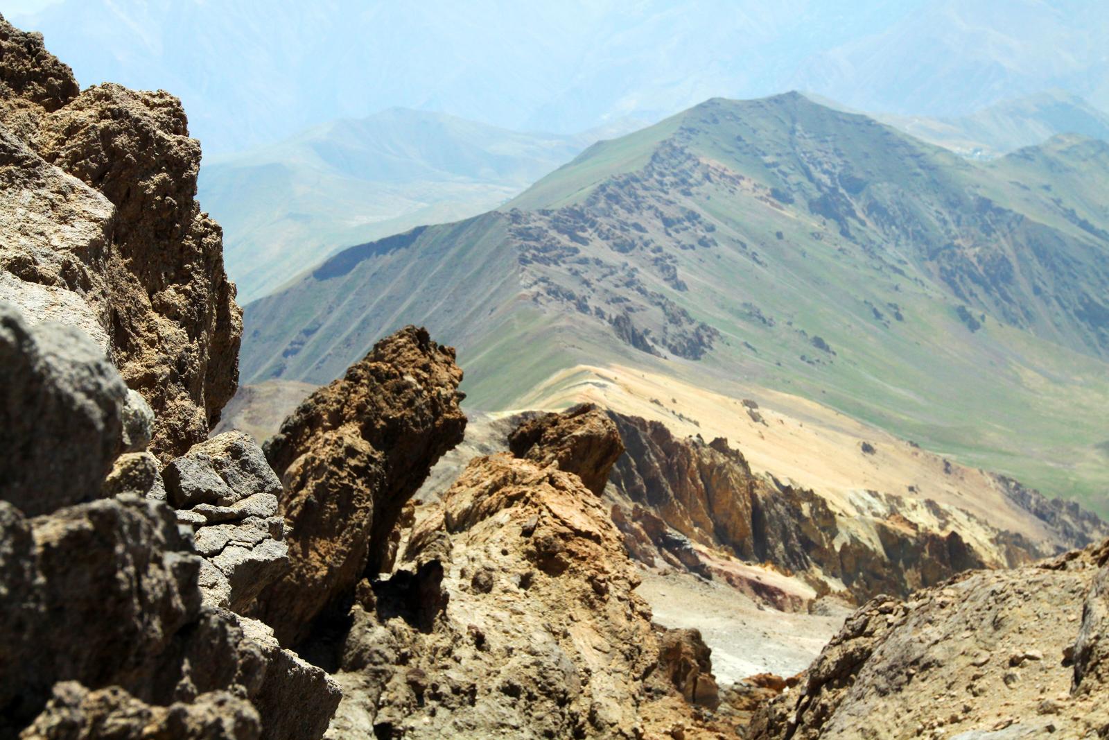 مسیر شمال شرقی بالای تخت فریدون, Northeast Route Above of Takhte Fereydun