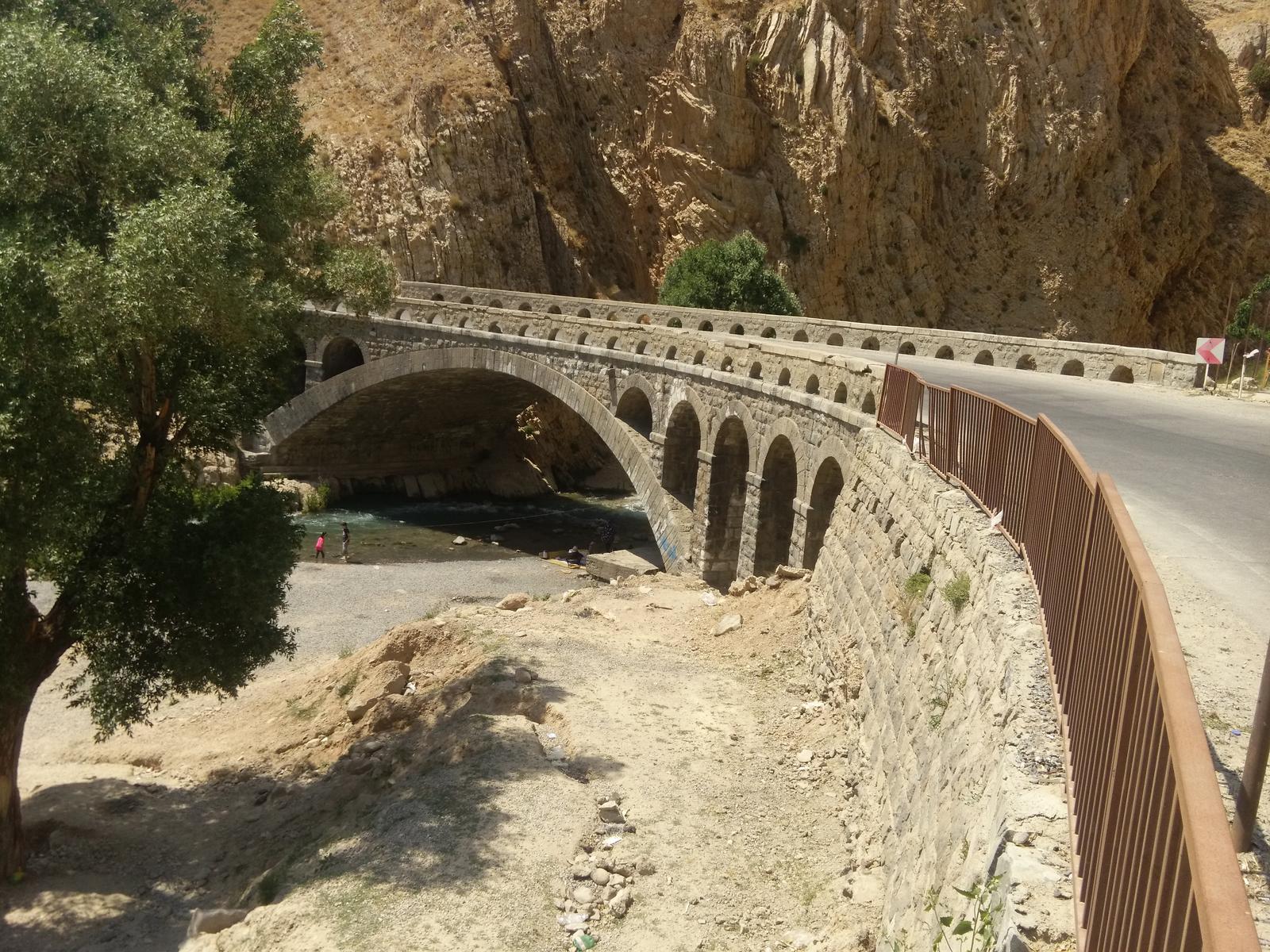 پل سنگی پلور, Stone Bridje of Polur