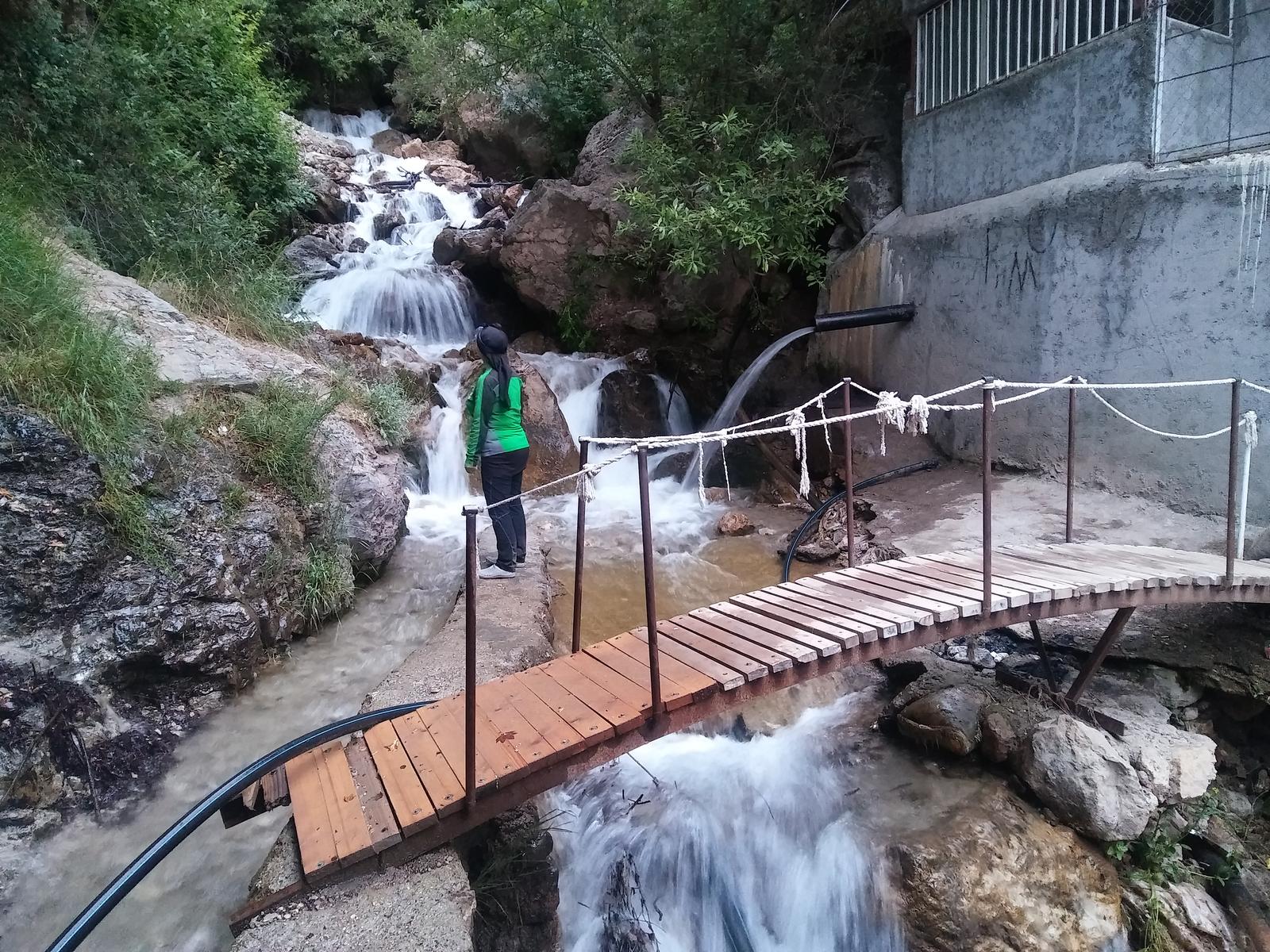 مسیر آبشار ترا, Route of Tera Waterfall