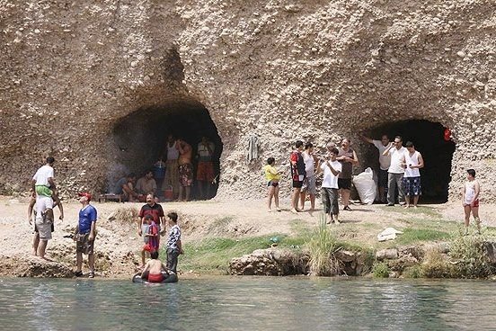 کت ها در رودخانه دز, Kat Caves in Dez River