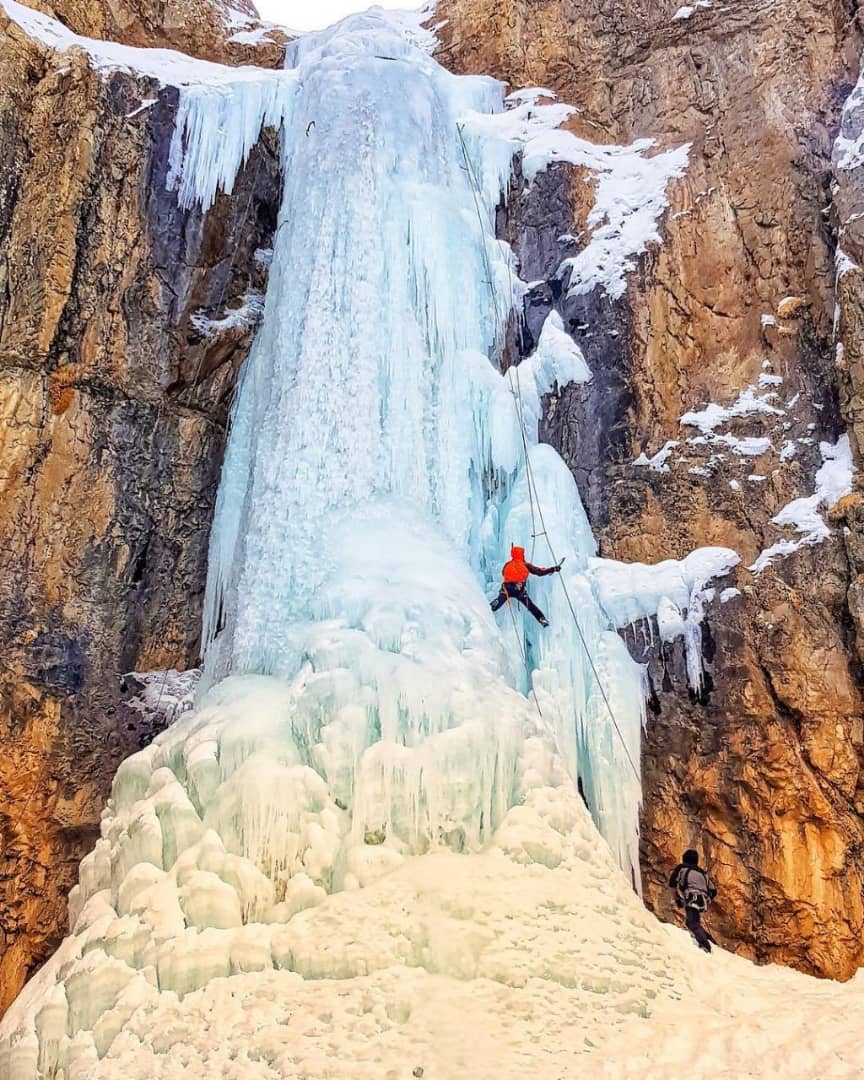آبشار یخی خور, Khur Ice Waterfall