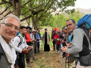 عکس دسته جمعی گروه با شهریار مولایی در دره شو